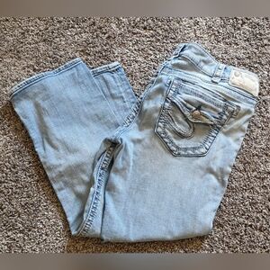 Silver Jeans Co.- Light Wash Aiko Mid Capri- W31/L22
